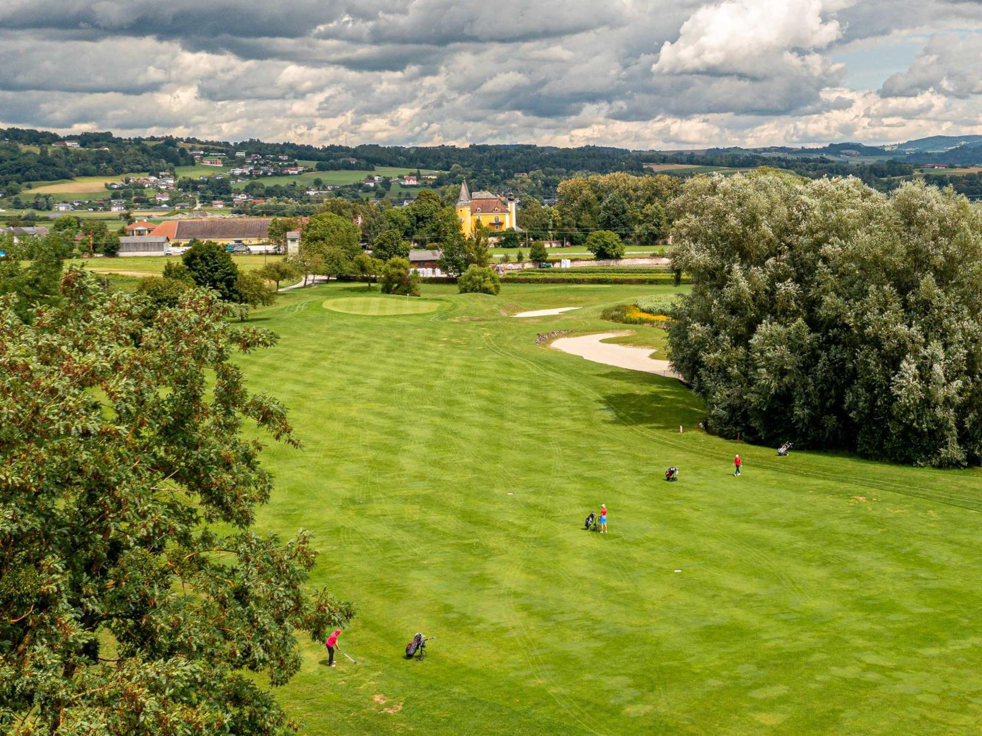 Schloss Muehldorf Feldkirchen an der Donau Luaran gambar