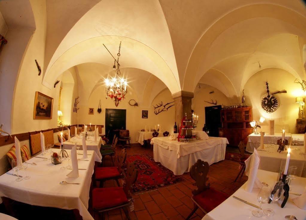 Schloss Muehldorf Feldkirchen an der Donau Luaran gambar